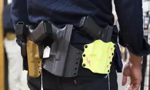 Poruszanie się z bronią w Polsce - zasady i przepisy prawne