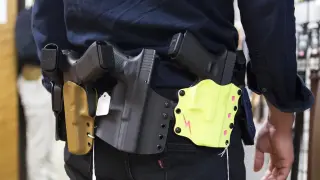 Poruszanie się z bronią w Polsce - zasady i przepisy prawne