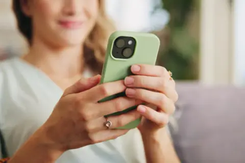 iPhone 14 używany – czy warto w 2025 roku?